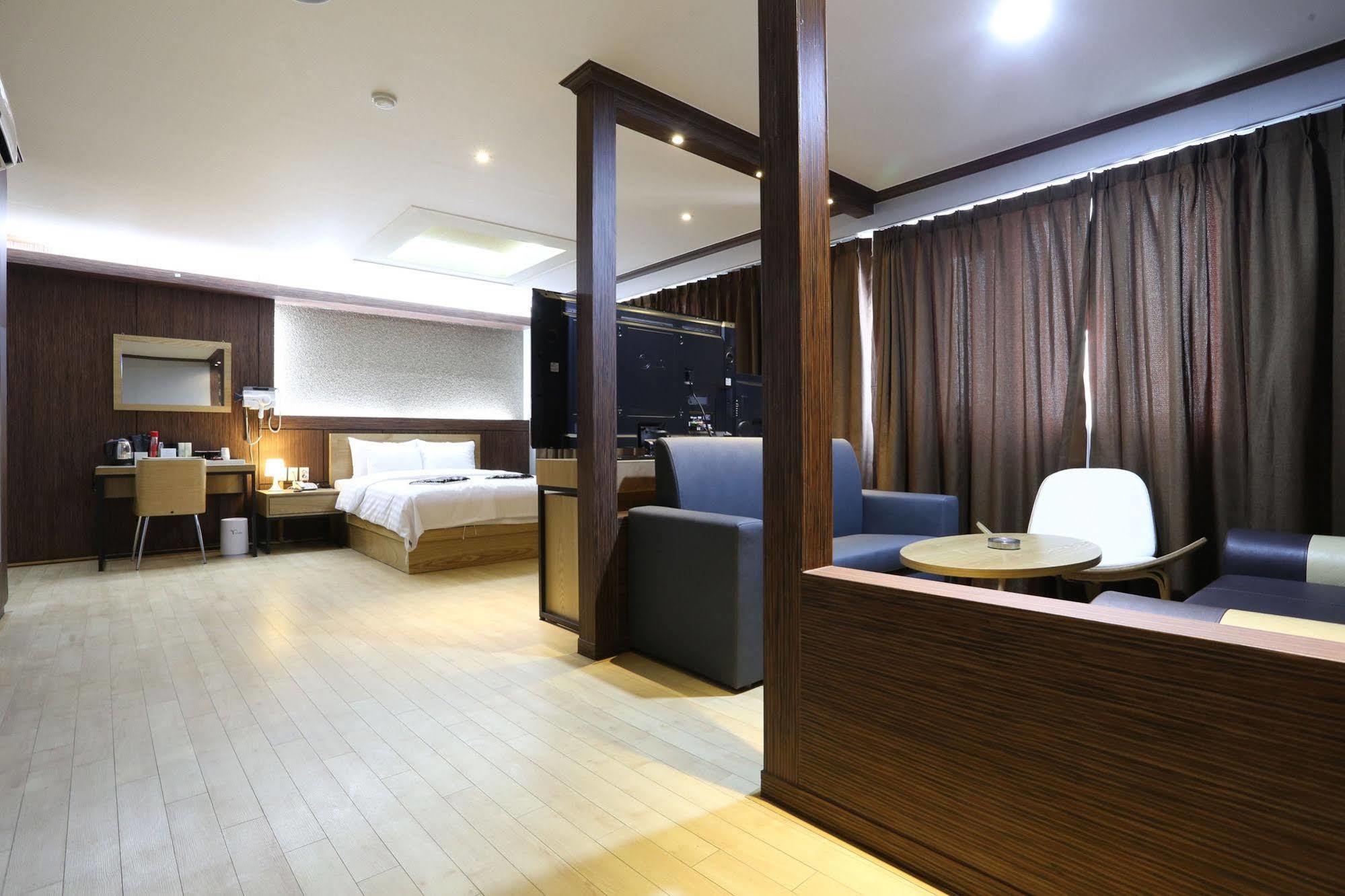 Y Ocean Hotel Yeosu Exterior photo